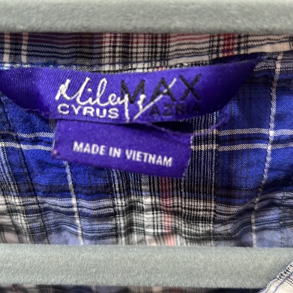 Miley Cyrus women’s button up plaid shirt - Picture 2 of 2
